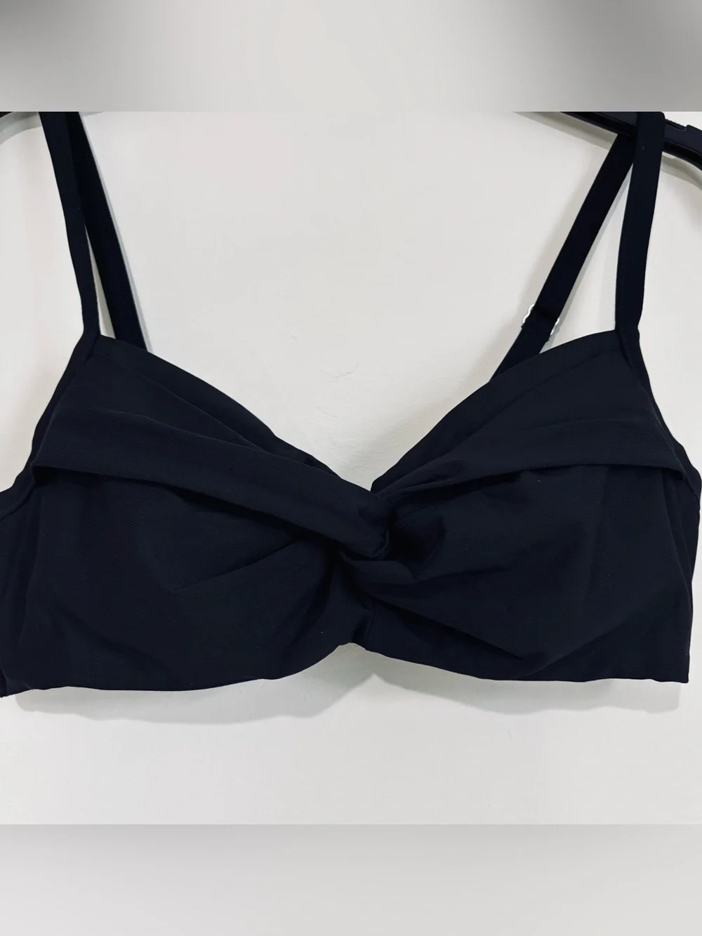 Athleta Hampton Black Twist Front Underwire Padded Beach Swim Bikini Top 34 B/C